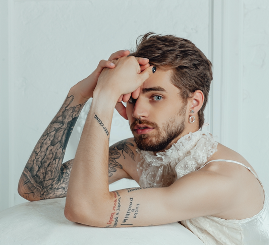 Nebinarita: Jak poznat nebinární osobu a existuje nebinární pohlaví?